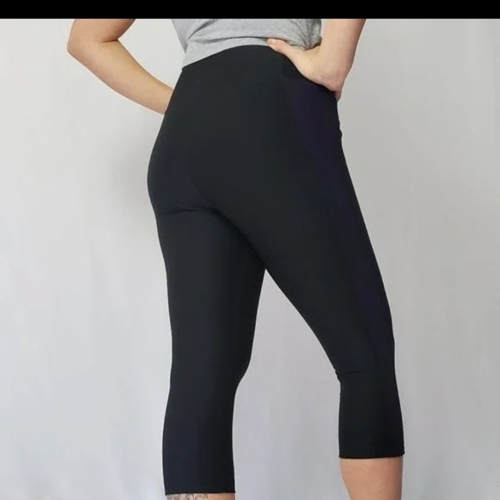 Nike Black Cropped Leggings